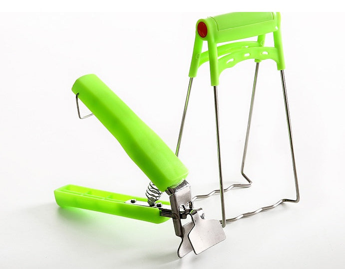VinZona 2-piece heat-resistant kitchen tongs for cooking and grilling, featuring anti-scald design and food clips for safe handling